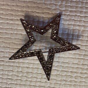 Vintage Signed Hattie Carnegie Rhinestone & Silver Star Brooch